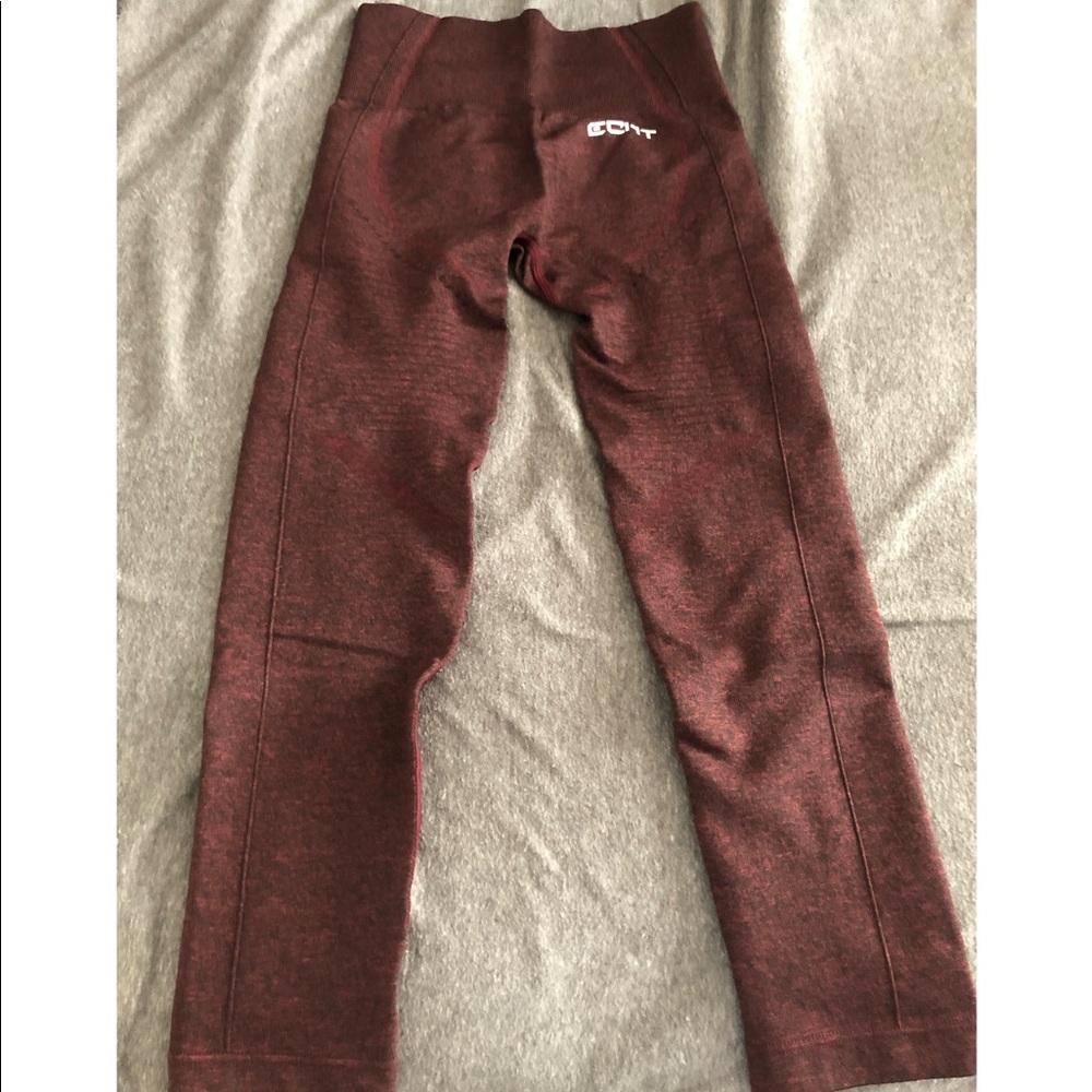 ECHT Arise Berry Crop Leggings